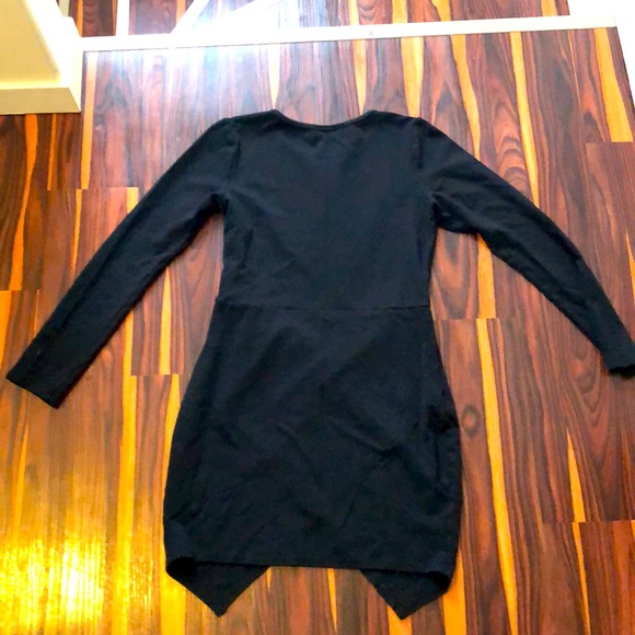 Small mini dress - Picture 3 of 3